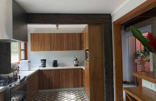 Barra da Lagoa House | High Standard Itaguá House