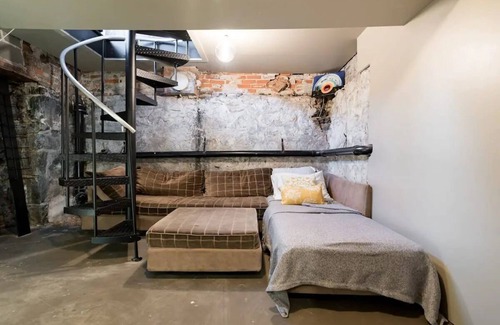 Downtown Wilmington Condo | High tech 1BR Condo with Basement Lounge