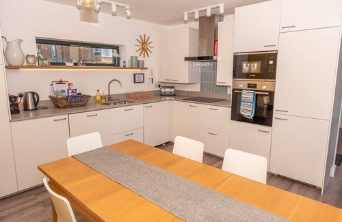 Mortehoe House | High Tide - Six Bedroom House, Sleeps 12