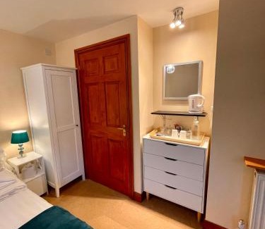 Uttoxeter Bed & Breakfast | High View Cottage