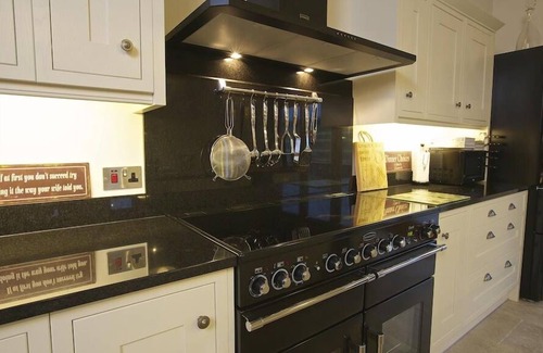 Chillington Cottage | HIGHER HILL BARN, family friendly, luxury holiday cottage in Sherford