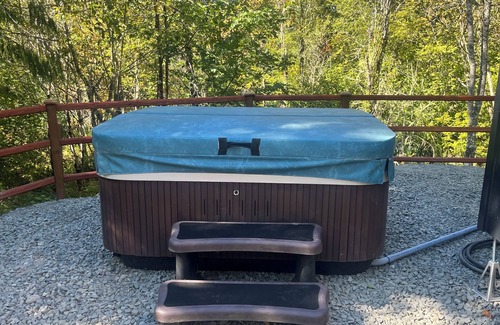 McKenna House | Highland Hideaway at the RMR Farmstead with Hot Tub