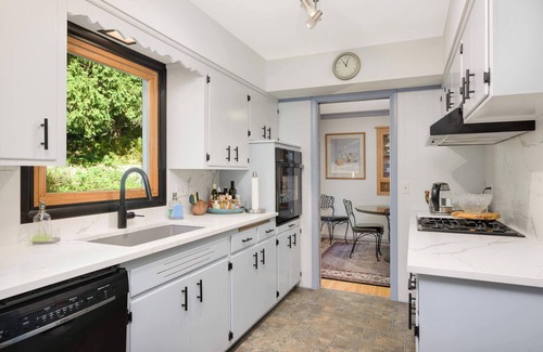 Highland House | Highland Park Oasis: 2BR Home w/Yoga & Meditation Hut