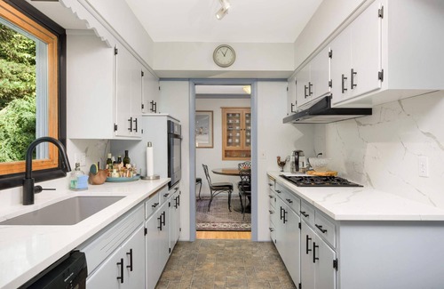 Highland House | Highland Park Oasis: 2BR Home w/Yoga & Meditation Hut