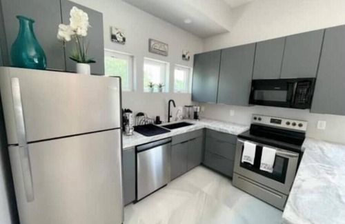 Sloan Lake House | Highlands Fully furnished 1 bedroom Guest House!