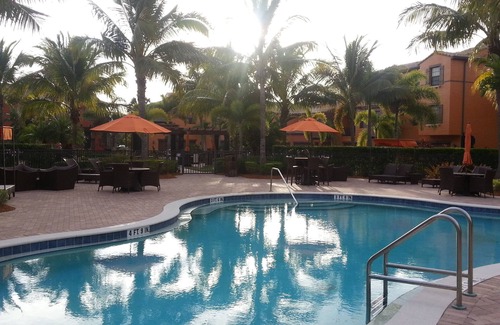 Ole Condo | Highly Desired Ole Courtyard/Quad Condo. No Stairs, walk directly out to Pool.