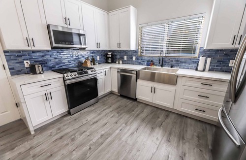 Green Valley North House | Highly Upgraded Elegant 4 Bedroom, 3 bathroom, 2 car Garage Green Valley Home!