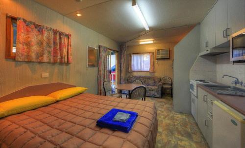 Narrabri Hotel | Highway Tourist Village