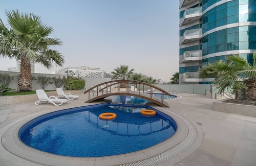 Jumeirah Village Apartment | HiGuests - Oudah Tower