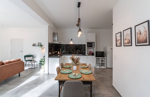 Eversel Apartment | Hike & Bike Home