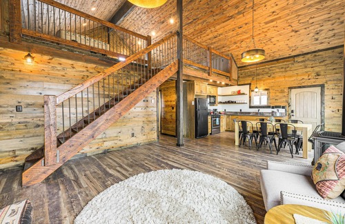 Del Norte Cabin | Hike, Hunt & Unwind: Mtn-View Cabin in Del Norte!