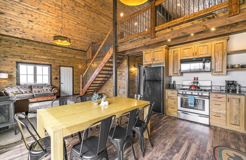 Del Norte Cabin | Hike, Hunt & Unwind: Mtn-View Cabin in Del Norte!