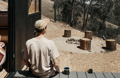 Reedy Creek House | Hike to your Off-Grid Cabin Deep in Nature - Sloane