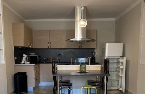 Comps-sur-Artuby House | Hiljainen Mökki Kylässä