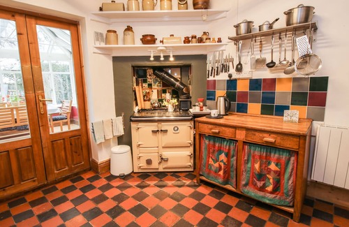 Acton Scott Cottage | HILL BROW, pet friendly, with open fire in Hatton, Shropshire