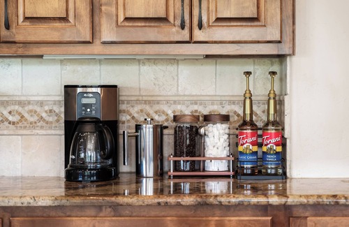 Bear Creek House | Hill Country Views w/cold plunge, sauna, fire pit, grill on 10 acres!