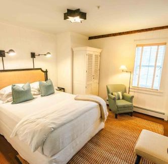 Sunderland Hotel | Hill Farm Inn - Manchester