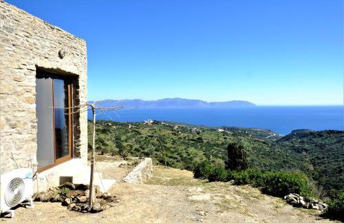Kithira House | Hill's Barbacane