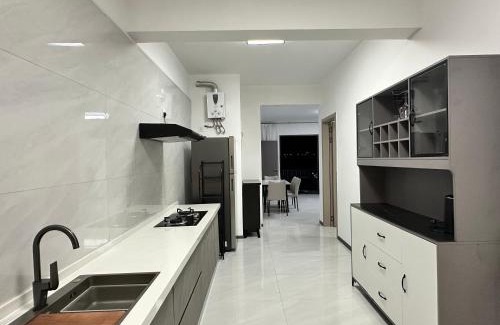 Candos Apartment | Hill Sea Apartment