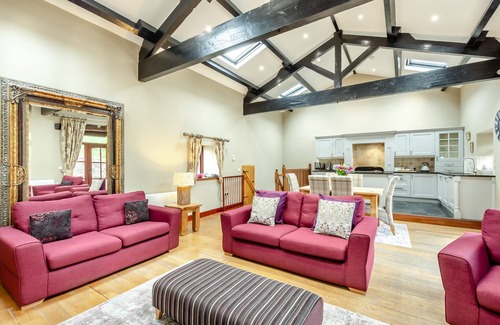 Newland Near Ulverston Cottage | HILL SIDE BARN, family friendly, with hot tub in Pennington