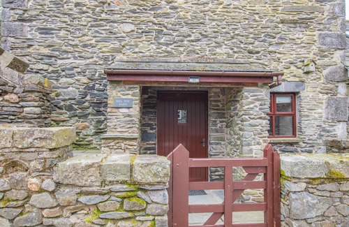 Newland Near Ulverston Cottage | HILL SIDE BARN, family friendly, with hot tub in Pennington