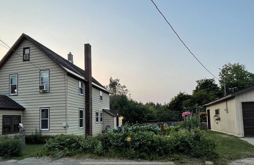 Ishpeming Apartment | Hill Street House - Upper Unit