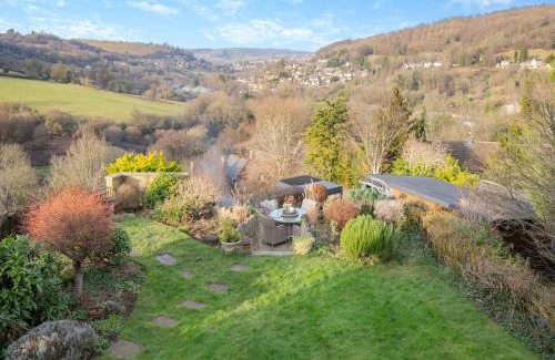 Inchbrook House | Hillcrest Cottage