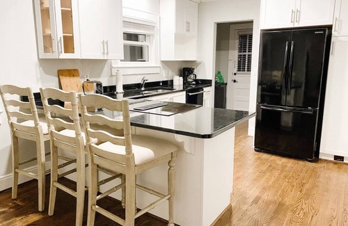 Gastonia Cottage | Hillcrest Cottage