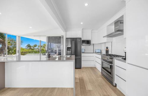 Scarness House | Hillcrest House - A Poolside Retreat on the Coast