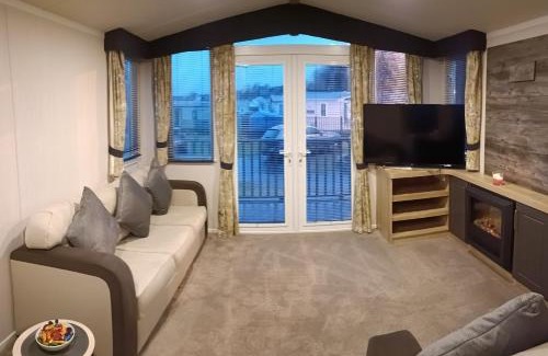 Lochmaben House | Hillingworth's Hot Tub Retreat - Lochmaben