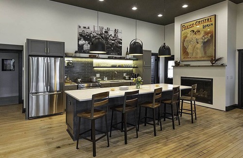 Baroda House | Hills School - Historic Comfort in SW MI Wine Country