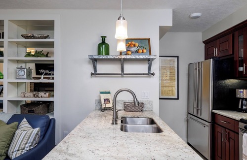 Bull Mountain Apartment | Hillshire Executive Suite Available August 20th