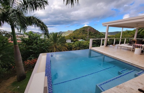 Bolans House | Hillside 3 Bdr house with ocean views