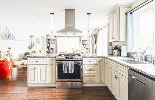 Issaquah House | Hillside Cottage w/Chef's Kitchen miles from Seattle