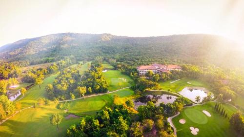 Kabin Buri Hotel | Hillside Country Home Golf and Resort