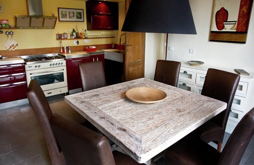 Vitolini House | Hillside Escape in Vinci