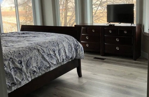 Okanagan-Similkameen House | Hillside Haven - Wine Country - Hot tub
