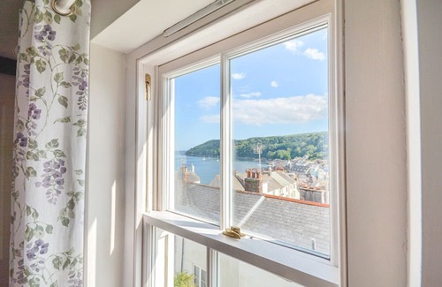 Kingsand Cottage | Hillside House
