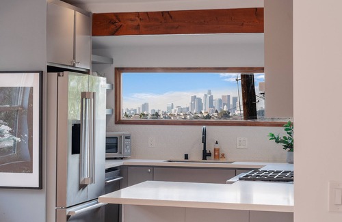 Los Angeles House | Hillside House with DTLA Views + Zen Cedar Tub