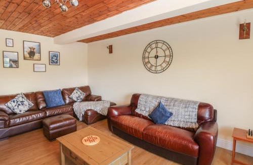 Tirabad House | Hillside Lodge