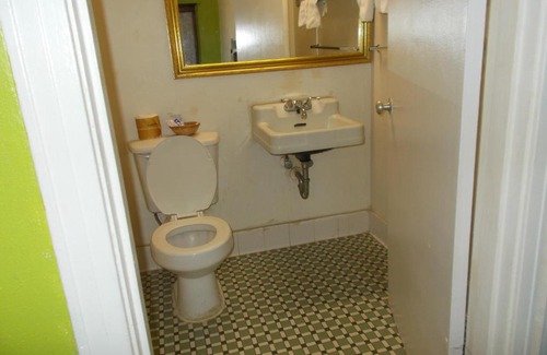 Homer Hotel | Hillside Motel