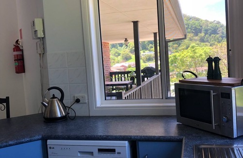 Coffs Harbour House | Hillside Serenity, Coffs Harbour