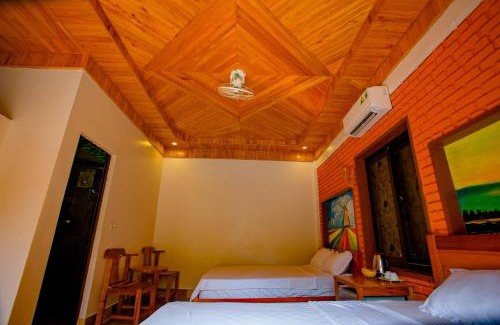 Son Trach House | Hillside View Bungalow Homestay