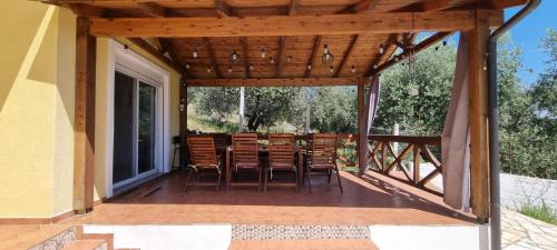 Mbrostar-Urë House | Hillside Villa