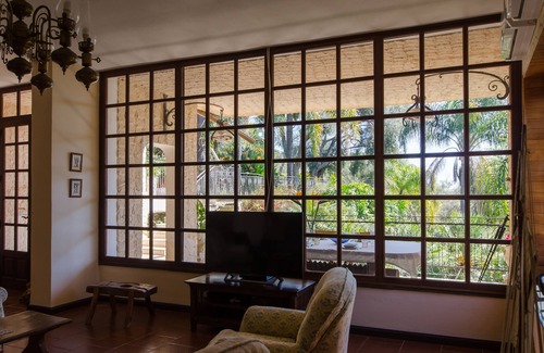 Syracuse Villa | Hillside Villa, Pool, Panoramic, Quiet, Fireplace, WiFi, Aircon, 6 people