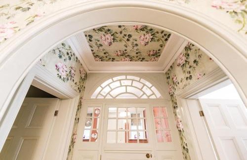 Pontefract House | Hillthorpe Estate - 14 Bed Manor House with Hot Tubs and Secluded Gardens