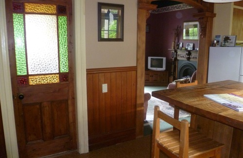 Papatowai Cottage | Hilltop Accommodation Catlins - Cottage