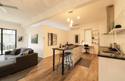 Cowes Apartment | Hilltop Apartments Phillip Island - Adults Only