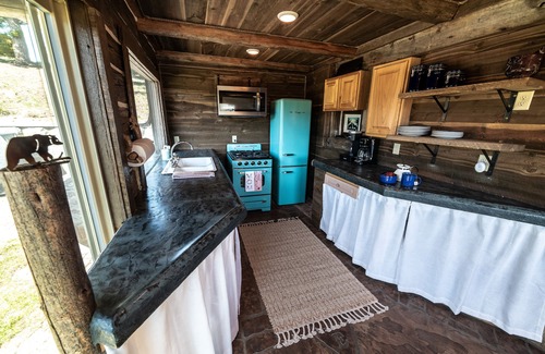 Philipsburg Cabin | Hilltop Cabin with Breathtaking Mountain Scenery