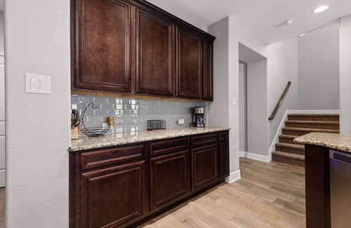Timberwood Park House | 🌁 Hilltop Casa | Chef Kitchen, Gated Entry, Office